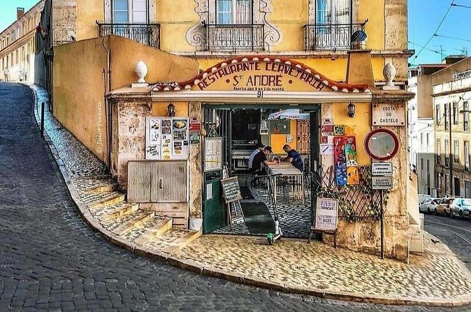 Private Porto Tour to Lisbon with stops: Nazare, Obidos & Aveiro - Price and logistics: what $963 per group is buying you