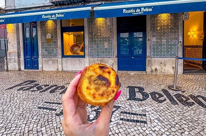 Private Porto Tour to Lisbon with stops: Nazare, Obidos & Aveiro - The service details that make long drive days easier