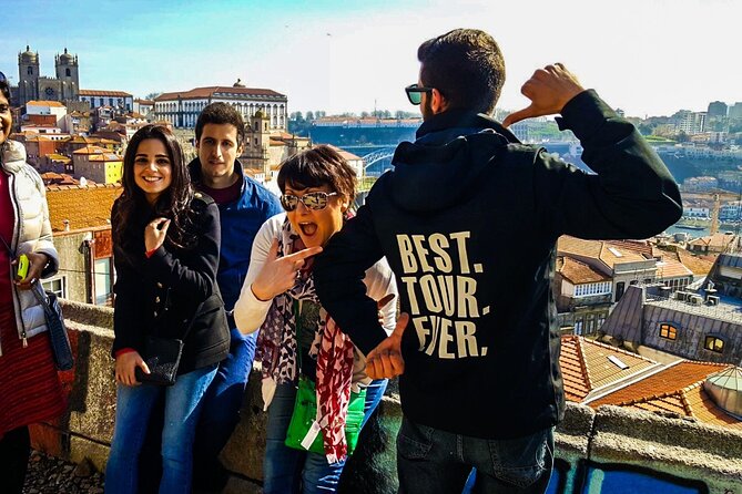PRIVATE Porto walking tour with historian - Porto Cathedral: Romanesque Structure, Baroque Gold, and Tower Views