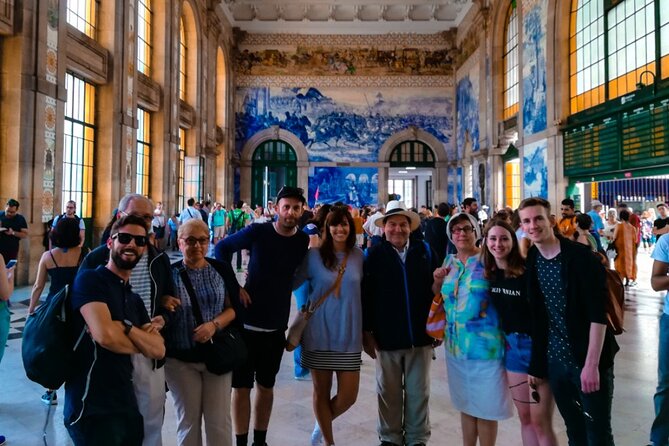 PRIVATE Porto walking tour with historian - Praca da Liberdade, Clerigos Church, and Vitória for the Big Views