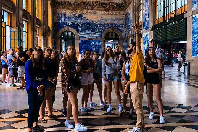 PRIVATE Porto walking tour with historian - Where You Start and How the Walk Feels in Real Life
