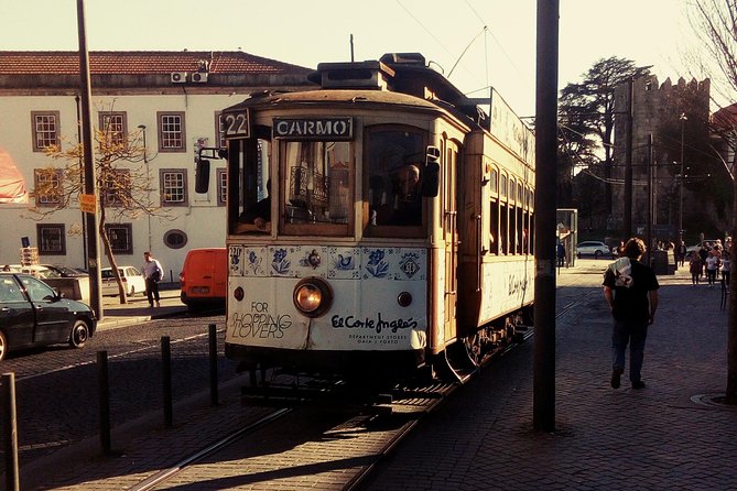 Private Tour in Porto Main Highlights with Traditional Lunch - Fonte dos Leoes: The Harry Potter Gryffindor-Era Photo Moment