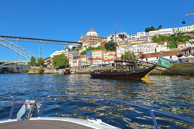 Private Tour of the 6 Bridges with Port Wine - On-board comfort: what’s included and how it affects the ride