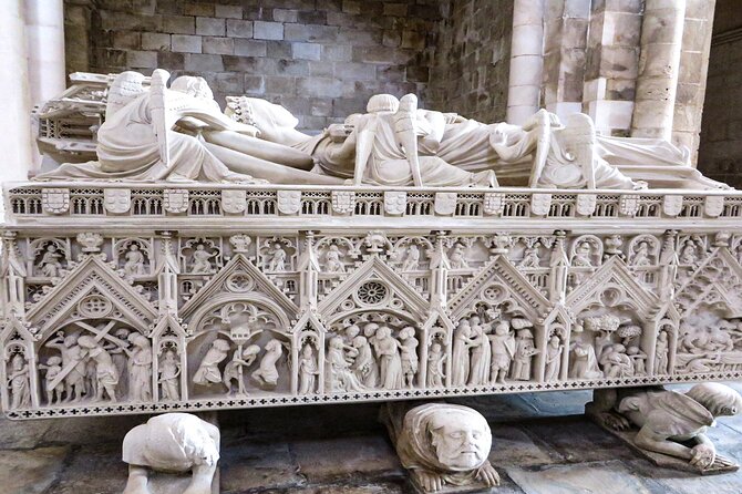 Private Tour to Nazaré and Alcobaça, giant waves and a monastery - Comfort, timing, and staying sane from 8:00am onward