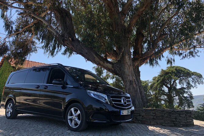 Private transfer from Porto to Lisbon with two Sightseeing stops - Fátima: the pilgrimage sanctuary and the 1917 story