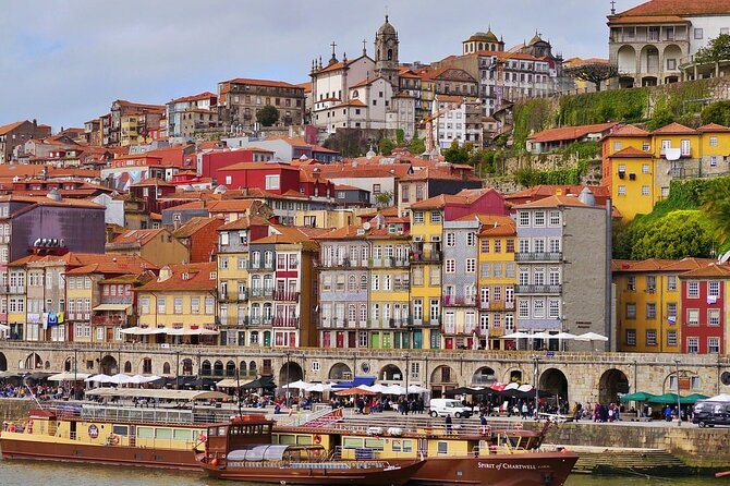Private Transfer from/to Porto - Lisbon - Your Stop Choices: Aveiro, Coimbra, Fátima, Leiria, Nazaré, Óbidos