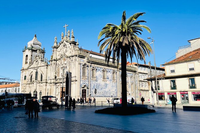 Private Walking Tour in Porto with Optional Lello Bookshop Ticket - Sé do Porto (Porto Cathedral): a short stop with big views