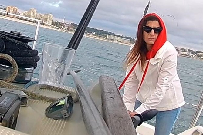 Sailing boat trip on the coast of Porto and on the river Douro - Going up the Douro to the second D. Luís bridge