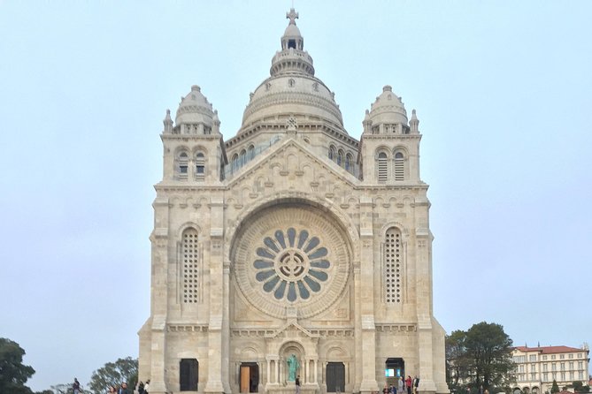 Santiago de Compostela & Viana do Castelo from Porto - A Smart One-Day Route from Porto