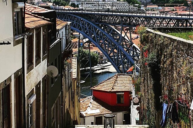 Secret Sites of Porto 3-Hour Walking Tour - Livraria Lello: the beauty is the lesson