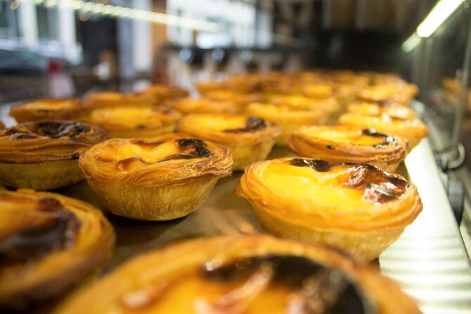 Semi - Private Oporto Food Tour - Fonte dos Aliados and a quick building story