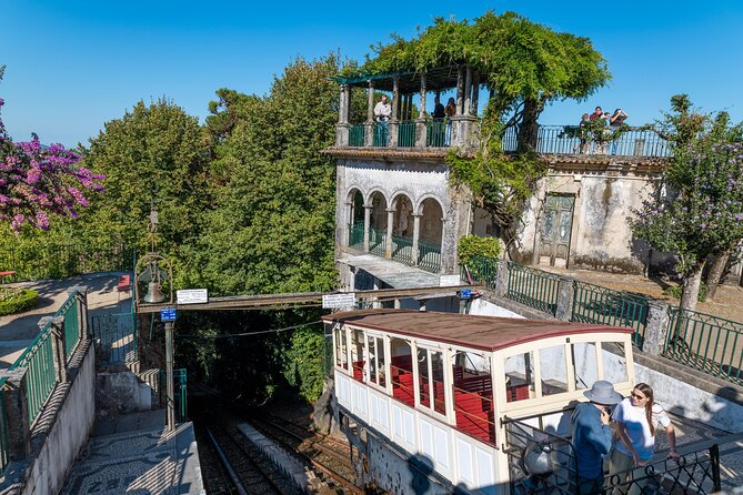 Small Group Braga & Guimarães with Pick up & Drop off - Guimarães Historical Centre: UNESCO Medieval Streets Under a Guide