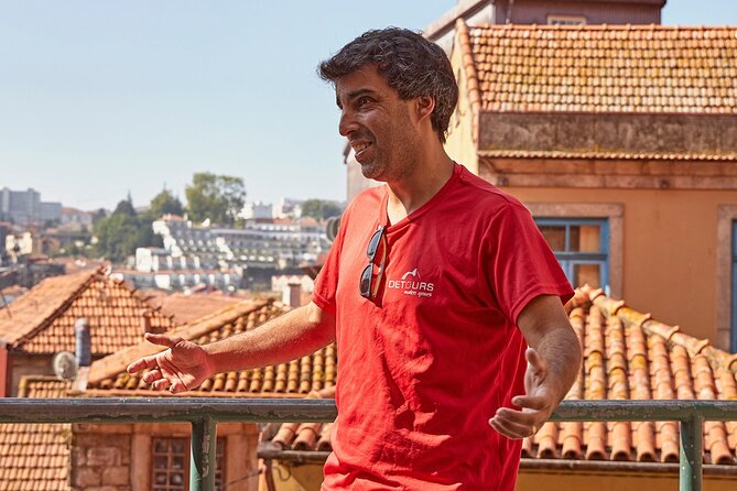 Small Group Secrets of Porto Walking Tour - Cais da Ribeira: reading the waterfront without getting stuck