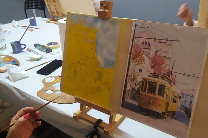 Small Painting Group with a Local Artist in Porto - Brushstrokes, Forms, and Texture: Learn What to Do With Your Hand