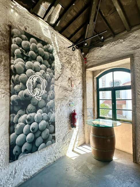 Soul of Portugal: an immersive experience of fado, wine, and tradition - The Portuguese table: port wine, sweets, and tradition