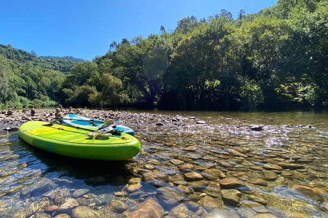 Stand-up-Paddle tour in Paiva river - Getting on the board: instruction that actually helps