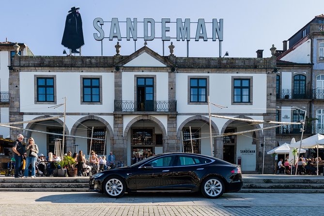 Tesla S Luxury Executive Porto Airport Transfer - From OPO to your door: the real point of this Tesla S transfer
