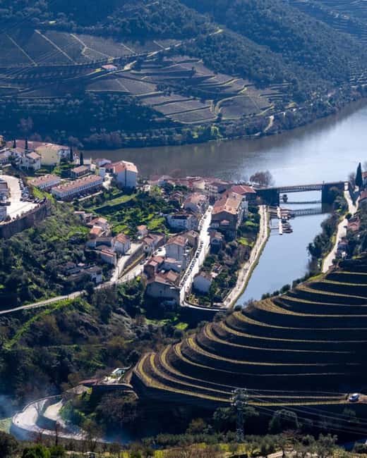 The Douro Valley Tour – Late Start Experience - Lunch in Peso da Régua: Douro Pairing With a Small Risk