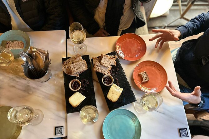 THE PORTO ESSENTIALS - Wine & Food Tour ( Private ) - Where You Meet at Praça de Carlos Alberto and How the Walk Feels