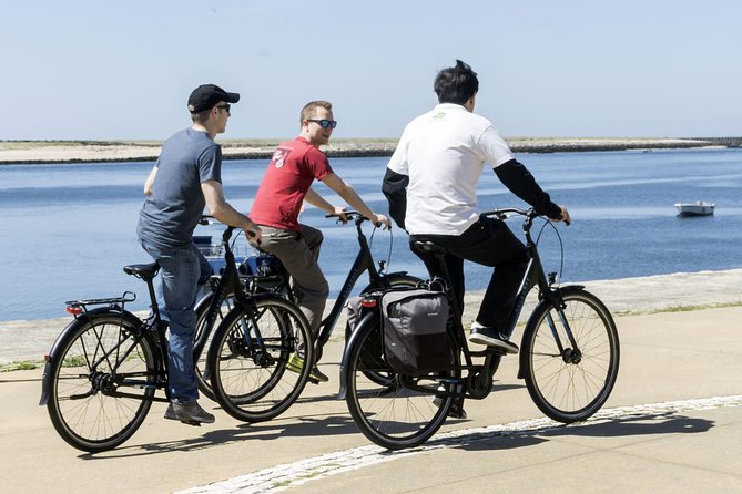 The Sunset Porto Bike Tour - Meeting at Biclas & Triclas and getting comfortable fast