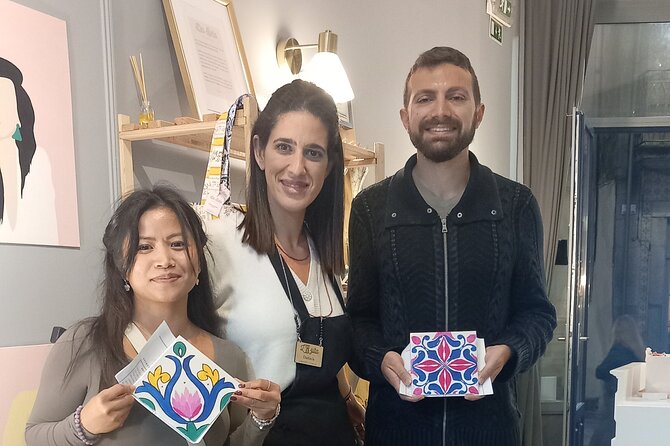 Tile Painting and Cocktails in Downtown Porto - Studio Setup and Group Size: Why Small Makes It Better