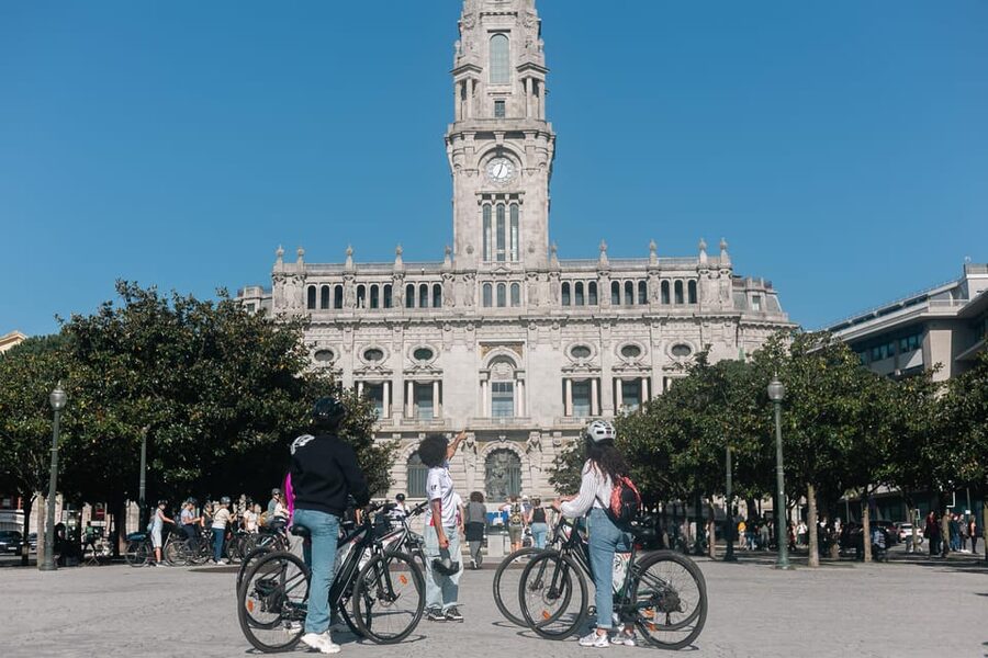 Tour Porto: Adventure in Electric Bike Tour - Getting started at the garage and setting your route