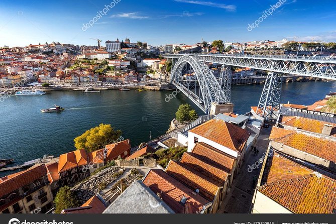 Tour / transfer Lisbon - Porto or Porto Lisbon with tour - Aveiro city tour: canals and coastal character in one hour