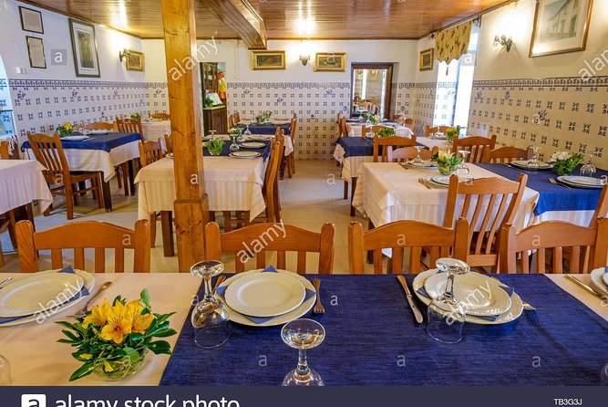 Tour / transfer Lisbon - Porto or Porto Lisbon with tour - Who this private 9:00am tour fits best