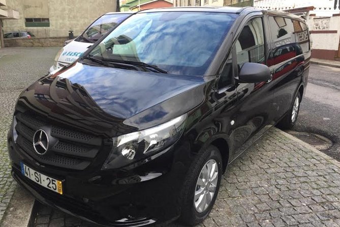 Transfer from Porto Airport to Porto City Hotels - English support for first-time Porto visitors
