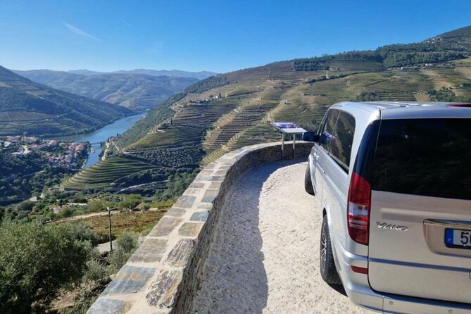 VALE DOURO, Premium Wine Tour, Wine Lunch, Private Boat - Lunch on a Douro farm: where the day turns from wine samples to real value
