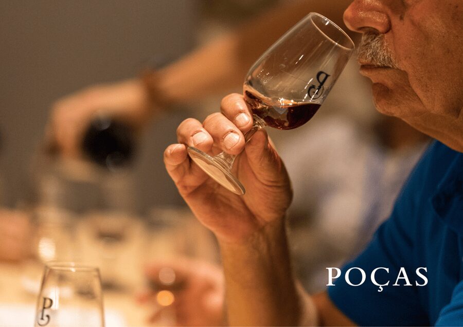 Vila Nova de Gaia: Winery Tour with 2 DOC Douro & 1 Port - Finding the Poças reception desk and planning your 90 minutes