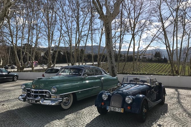 Vintage car ride in Vila Real - Bisalhães black clay: a tradition-shaped stop