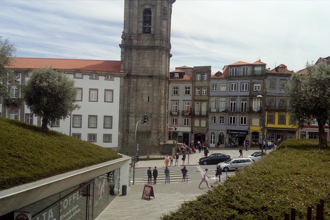 Walking & Hiking Through Porto - Bookshop Break and Traditional Street Moments