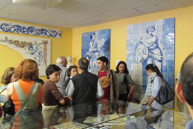 Walking Tour - History of Tiles in Porto - Why Porto Tiles Feel Different Once You Learn How to Look